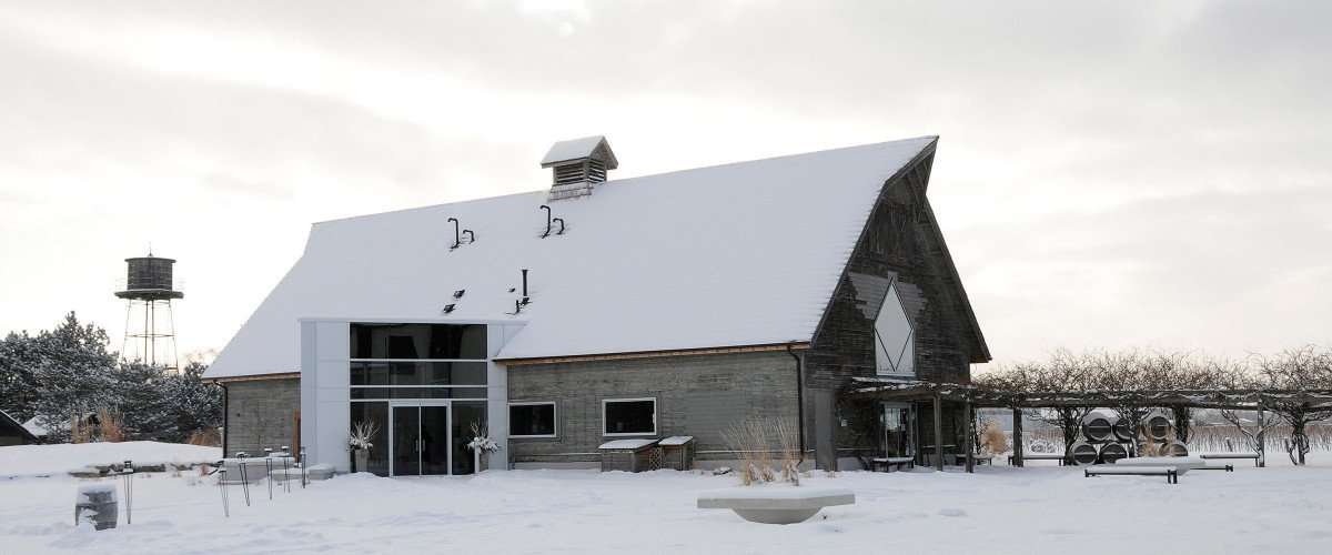 Inniskillin barn in the winter